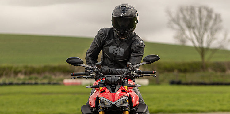 Full face helmets