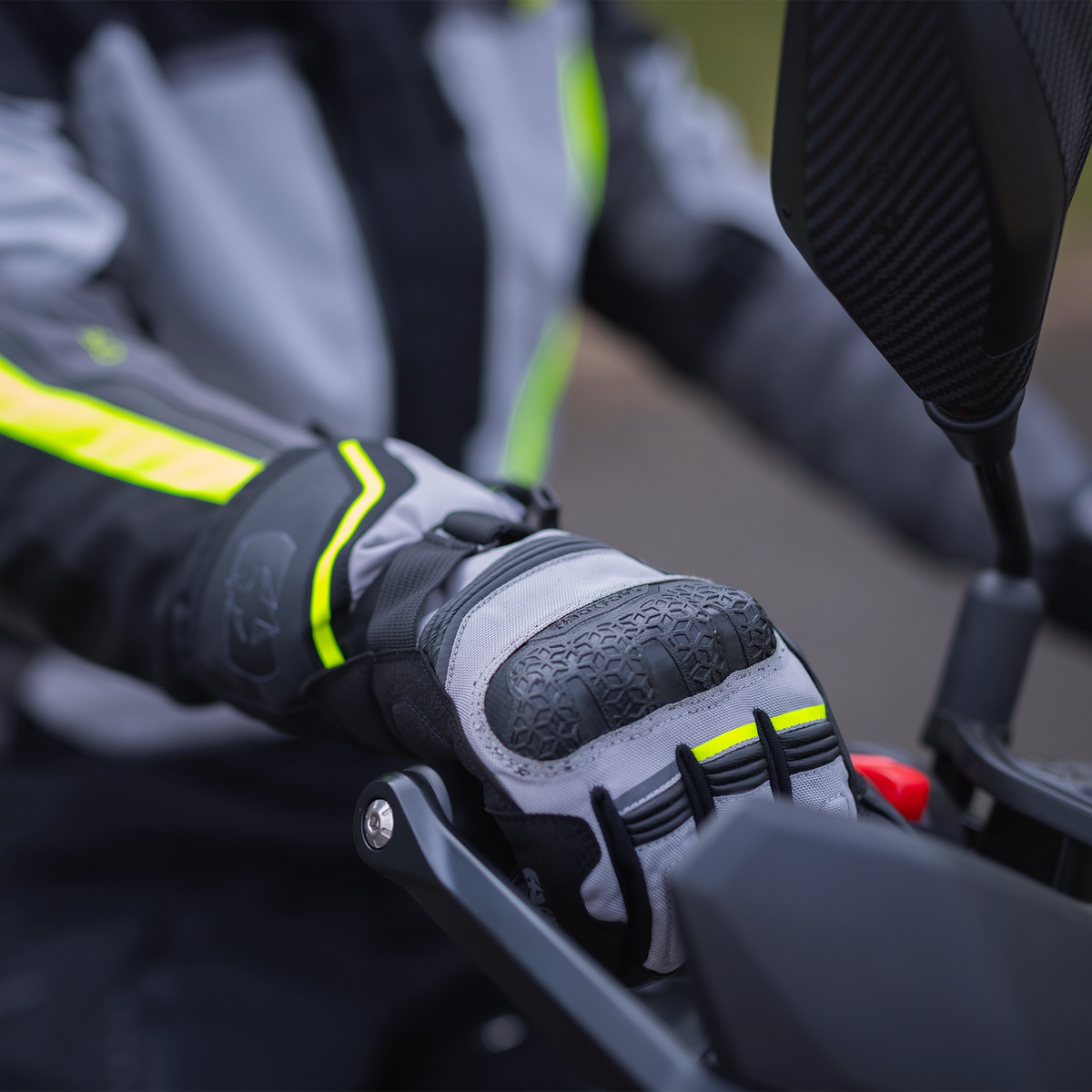 Motorcycle gloves