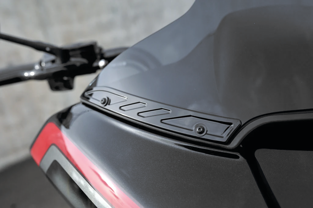ROAD GLIDE WINDSCREEN TRIM BY TOMMY & SONS - view 3