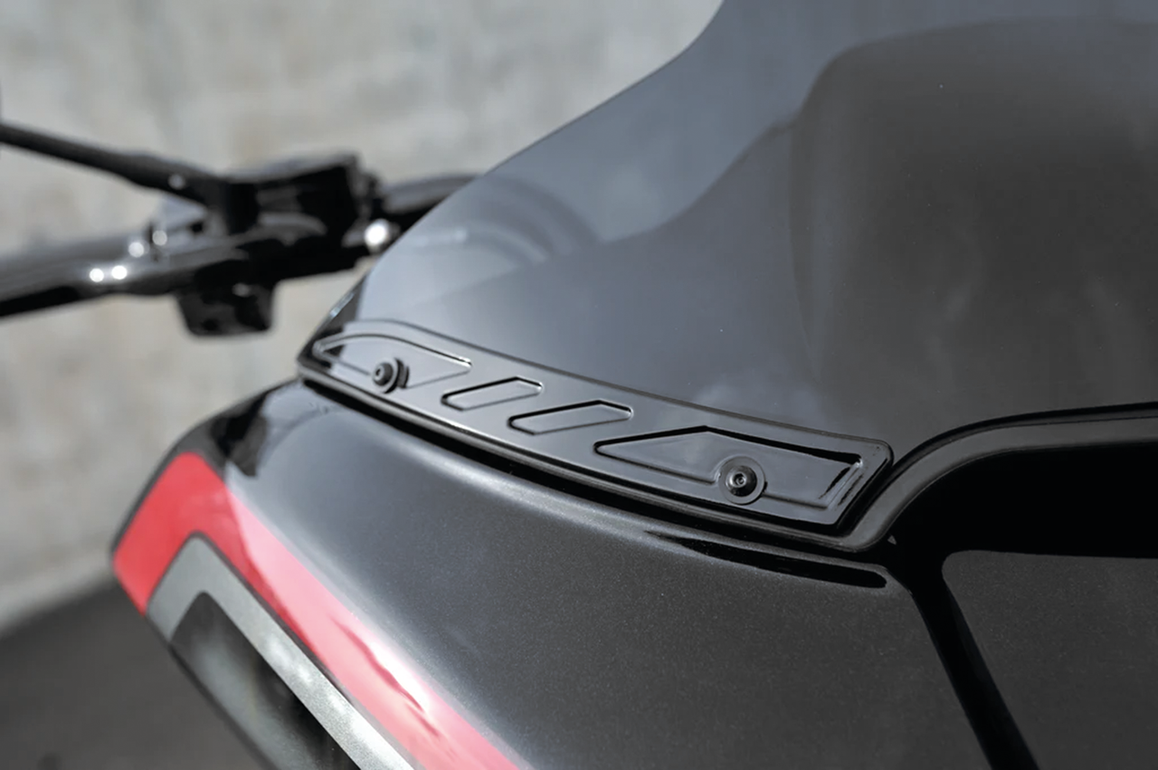 ROAD GLIDE WINDSCREEN TRIM BY TOMMY & SONS - view 3