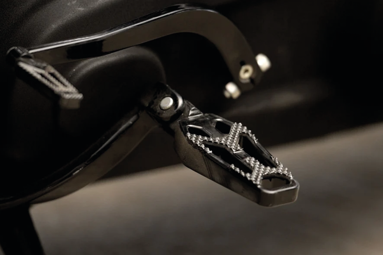 TOMMY & SONS CROOK SERIES FOOT PEGS FOR MILWAUKEE EIGHT SOFTAIL - view 2