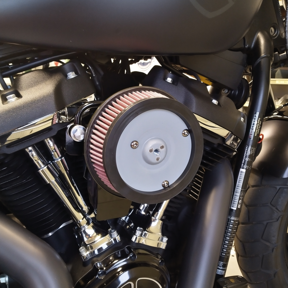 HP SERIES AIR CLEANER FOR MILWAUKEE EIGHT Secondary image