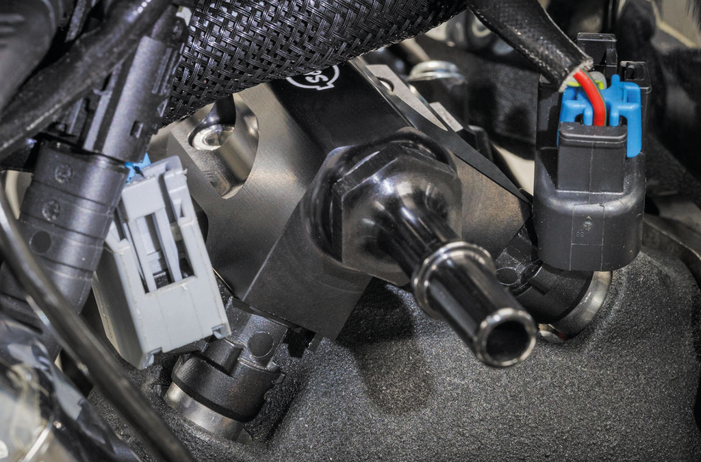 S&S BILLET M8 FUEL RAIL - view 2