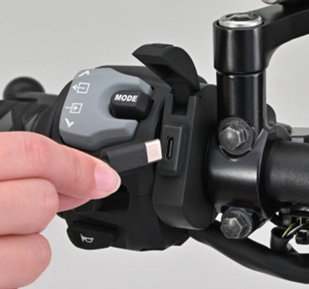 USB-C HANDLEBAR POWER PORT - view 2