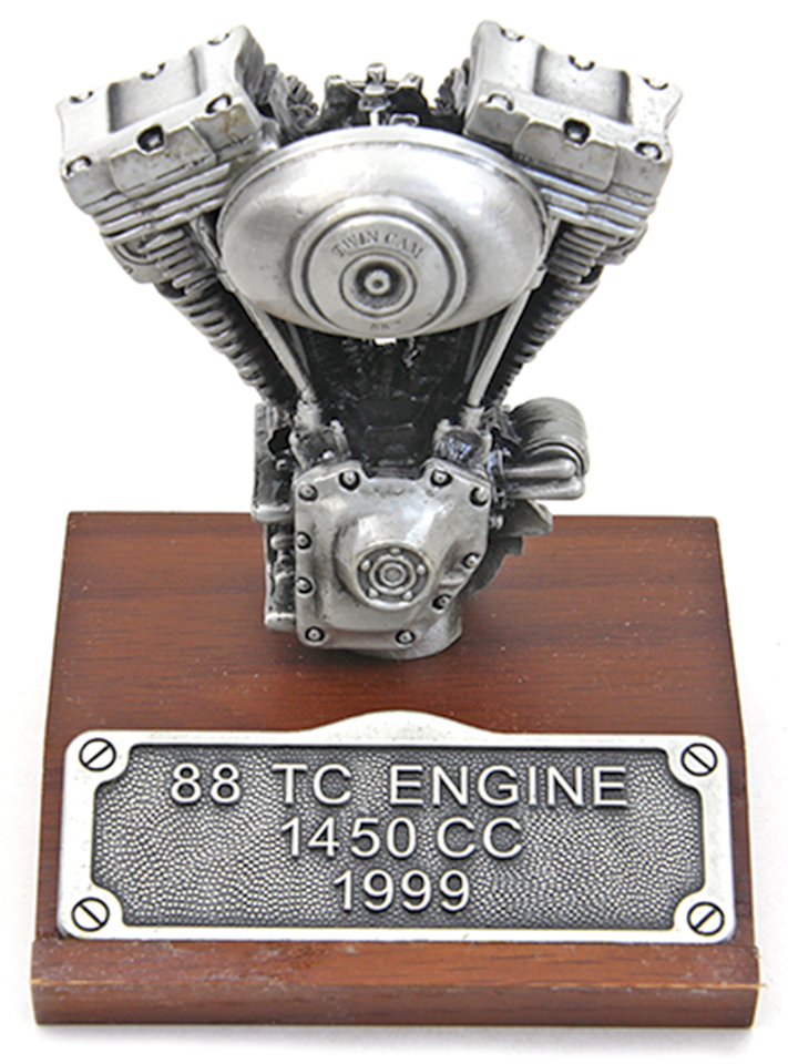 SCALE 1:8 MODEL ENGINES - view 1
