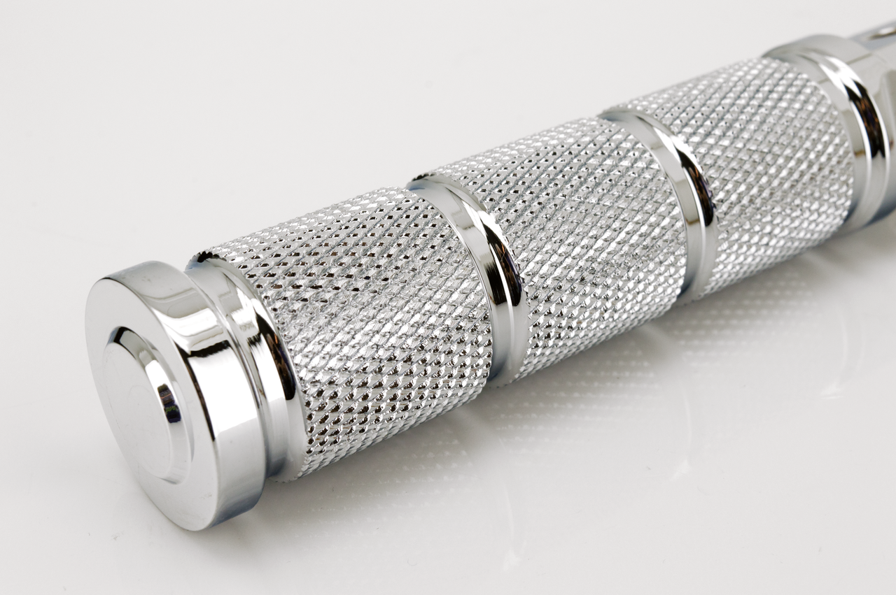 DRIVER FOOT PEGS FOR MILWAUKEE EIGHT SOFTAIL Secondary image